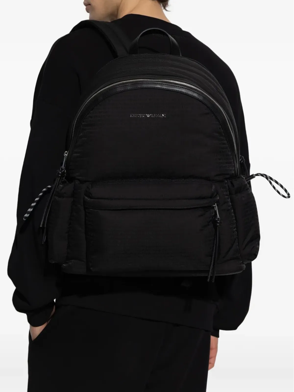 Emporio Armani ロゴプレート付きキルティングバックパック - 画像2