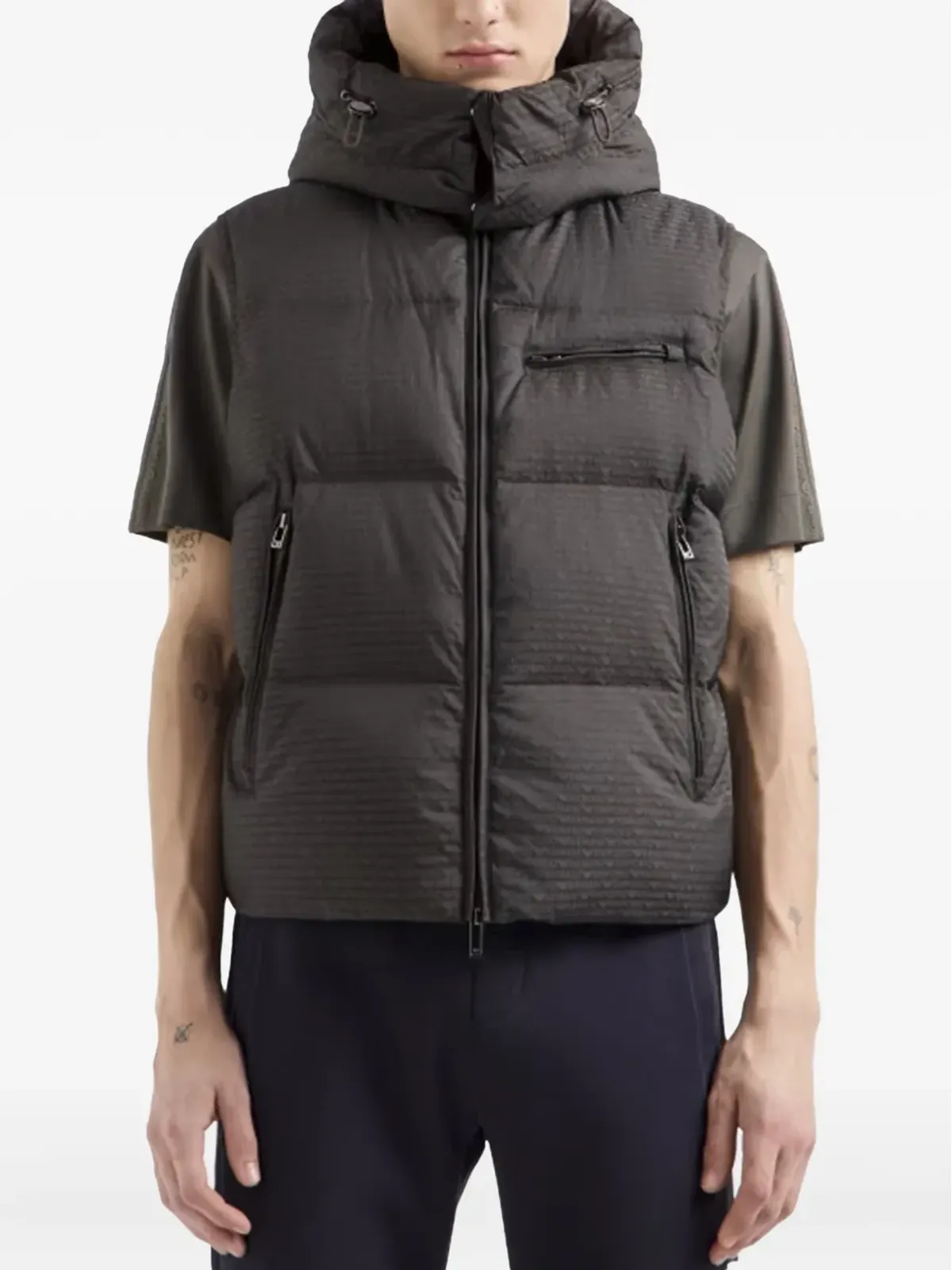 Emporio Armani フード付きキルティングジレ（ブラック） - 画像2