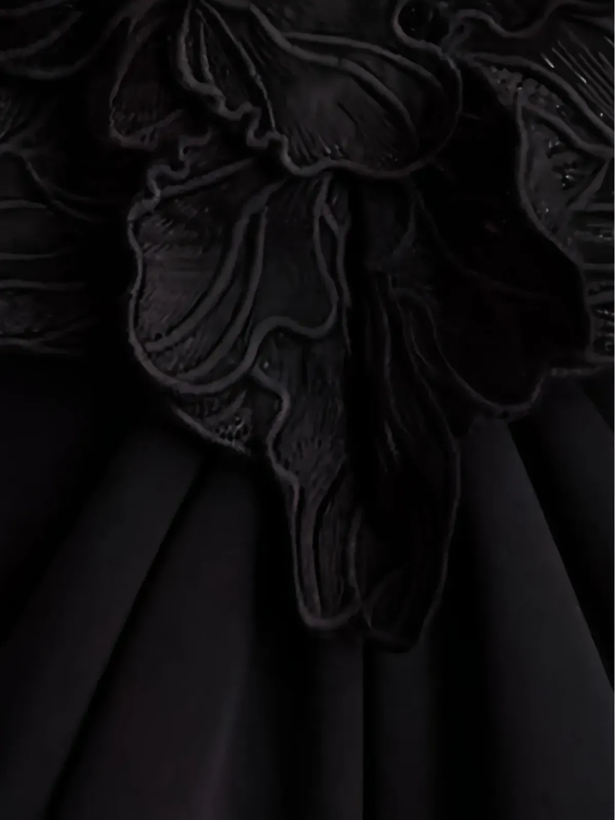 Tadashi Shoji 花柄刺繍Vネックジャンプスーツ - ブラック - 画像5