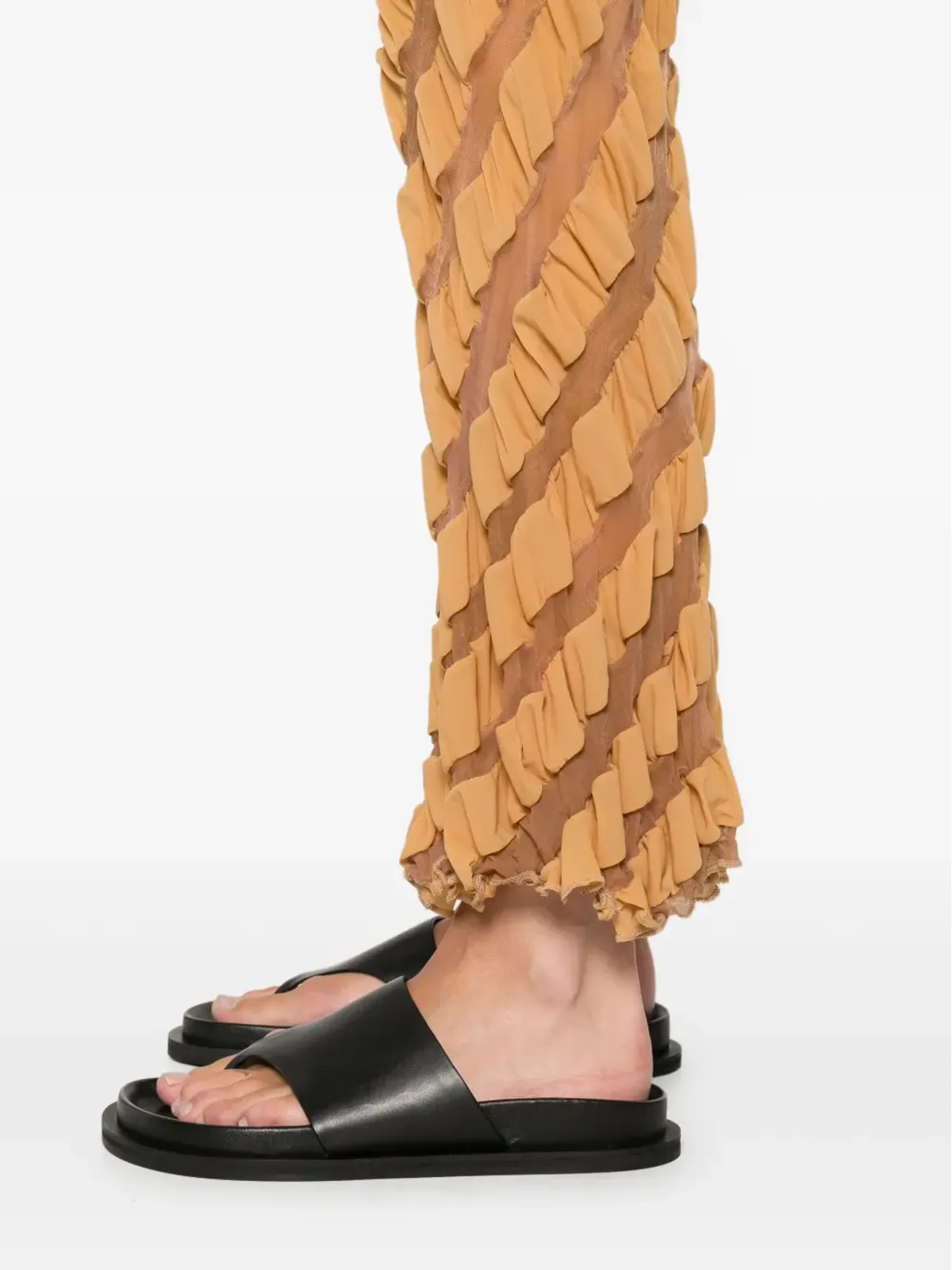 Anni Salonen ねじれデザインのラッフルパンツ - 画像5
