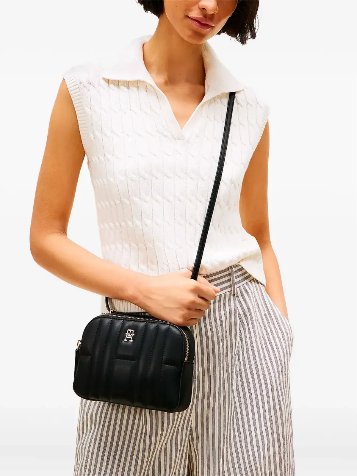 Tommy Hilfiger キルティング ロゴプレート ショルダーバッグ - 画像2