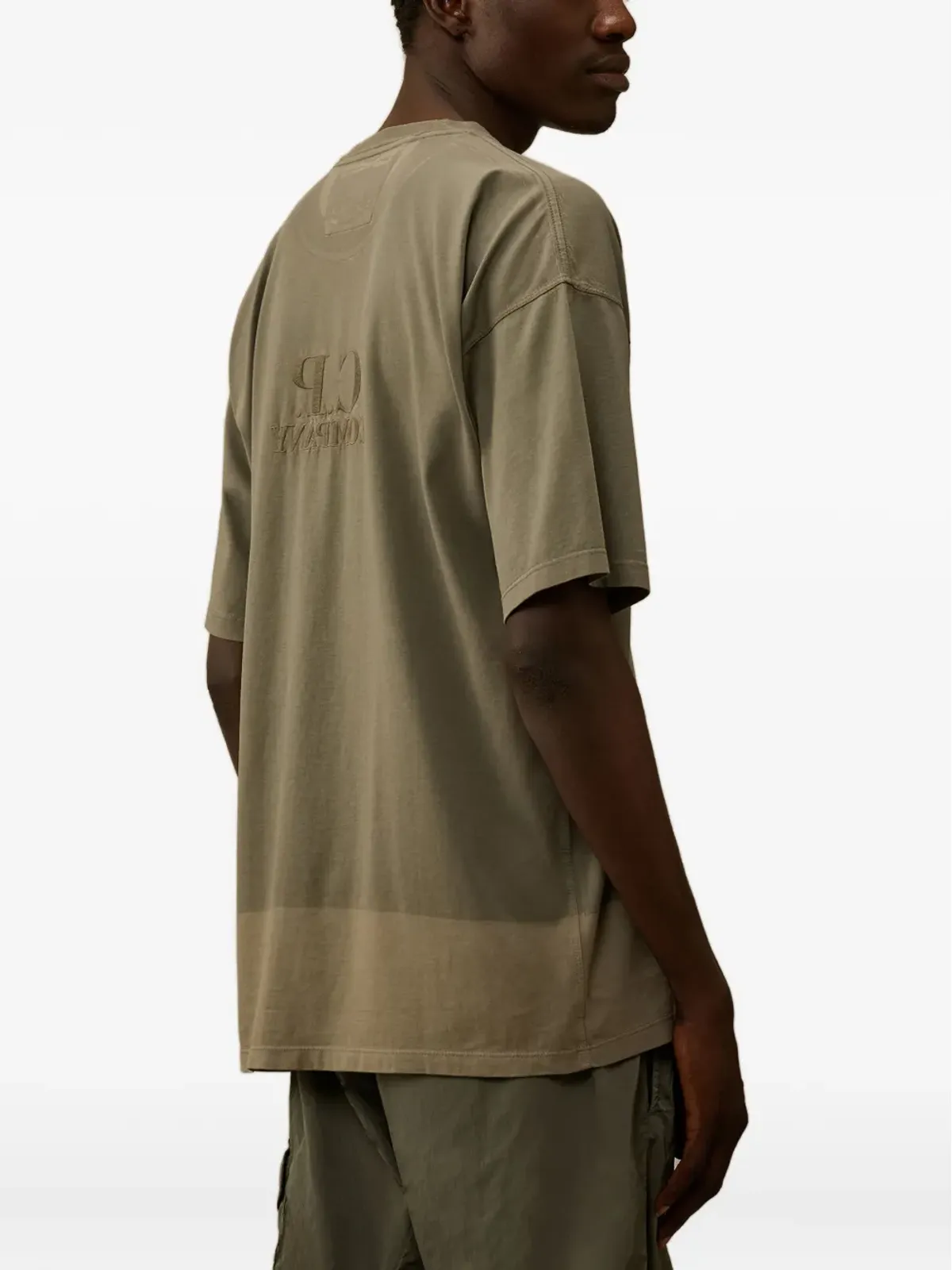 C.P. Company エンボスロゴTシャツ - 画像4