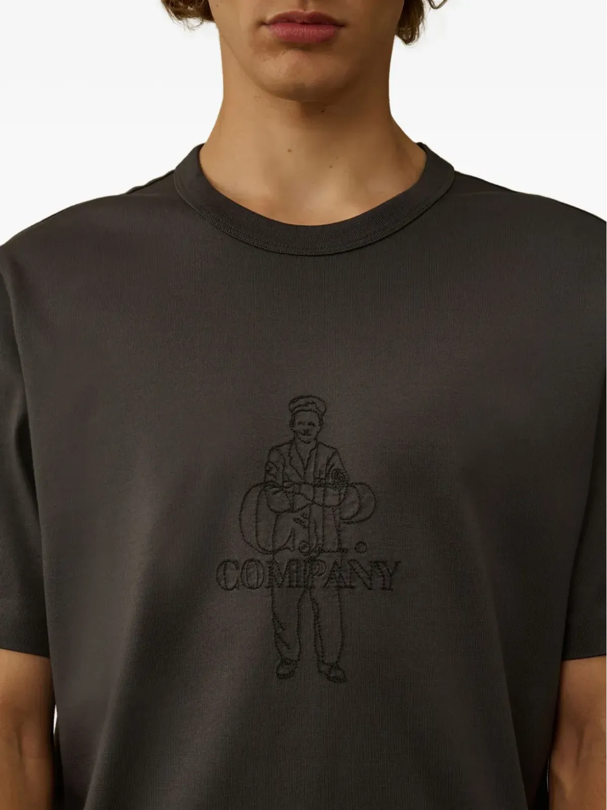 C.P. Company 刺繍モチーフ コットンTシャツ グレー - 画像5