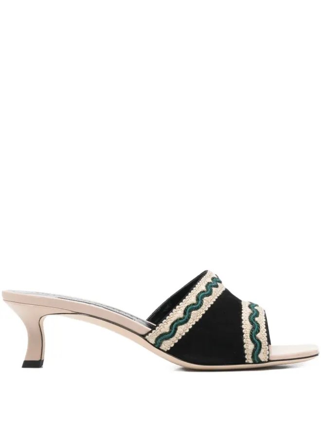 Manolo Blahnik Manolo Blahnik Marebis embroidered sandals - Blackの商品画像