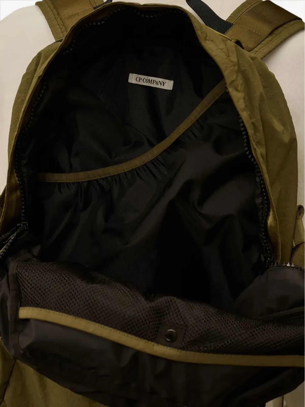 C.P. Company ジップファスナー付きバックパック - 画像4
