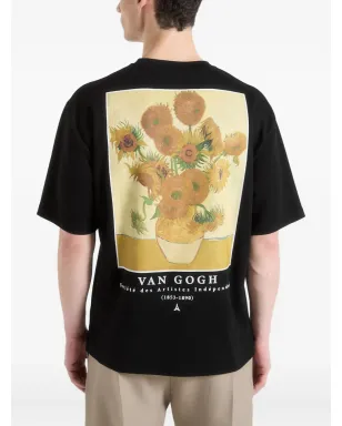Manière De Voir サンフラワーズ ヴァン・ゴー プリント ブラック Tシャツ - サムネイル3