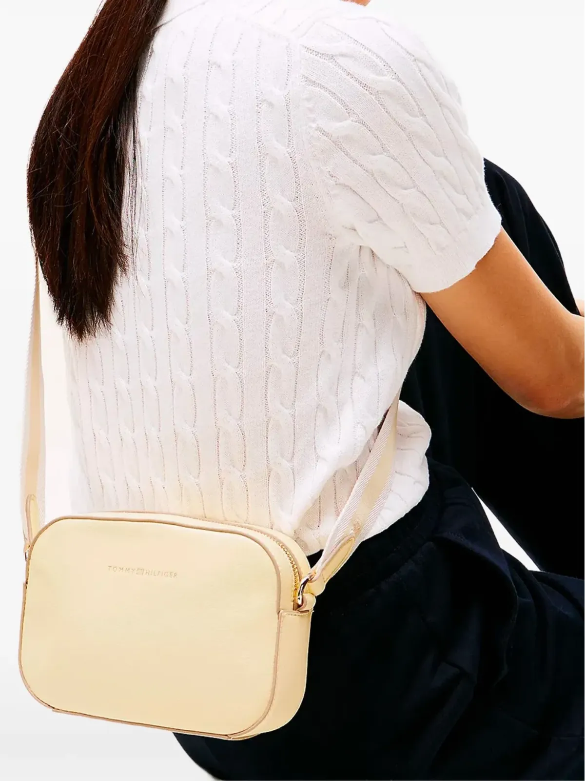 Tommy Hilfiger エンボスロゴ クロスボディバッグ - 画像2