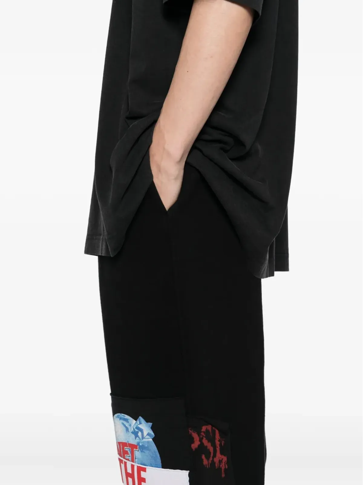 VETEMENTS グラフィックプリントパンツ - 画像5