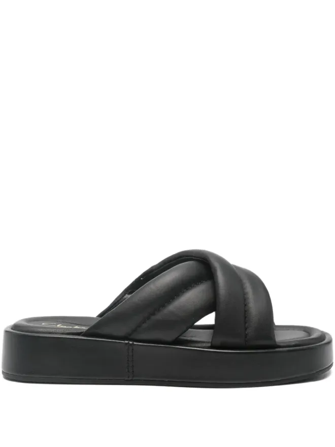 Clarks Clarks Alda キルトクロスストラップサンダル - ブラックの商品画像