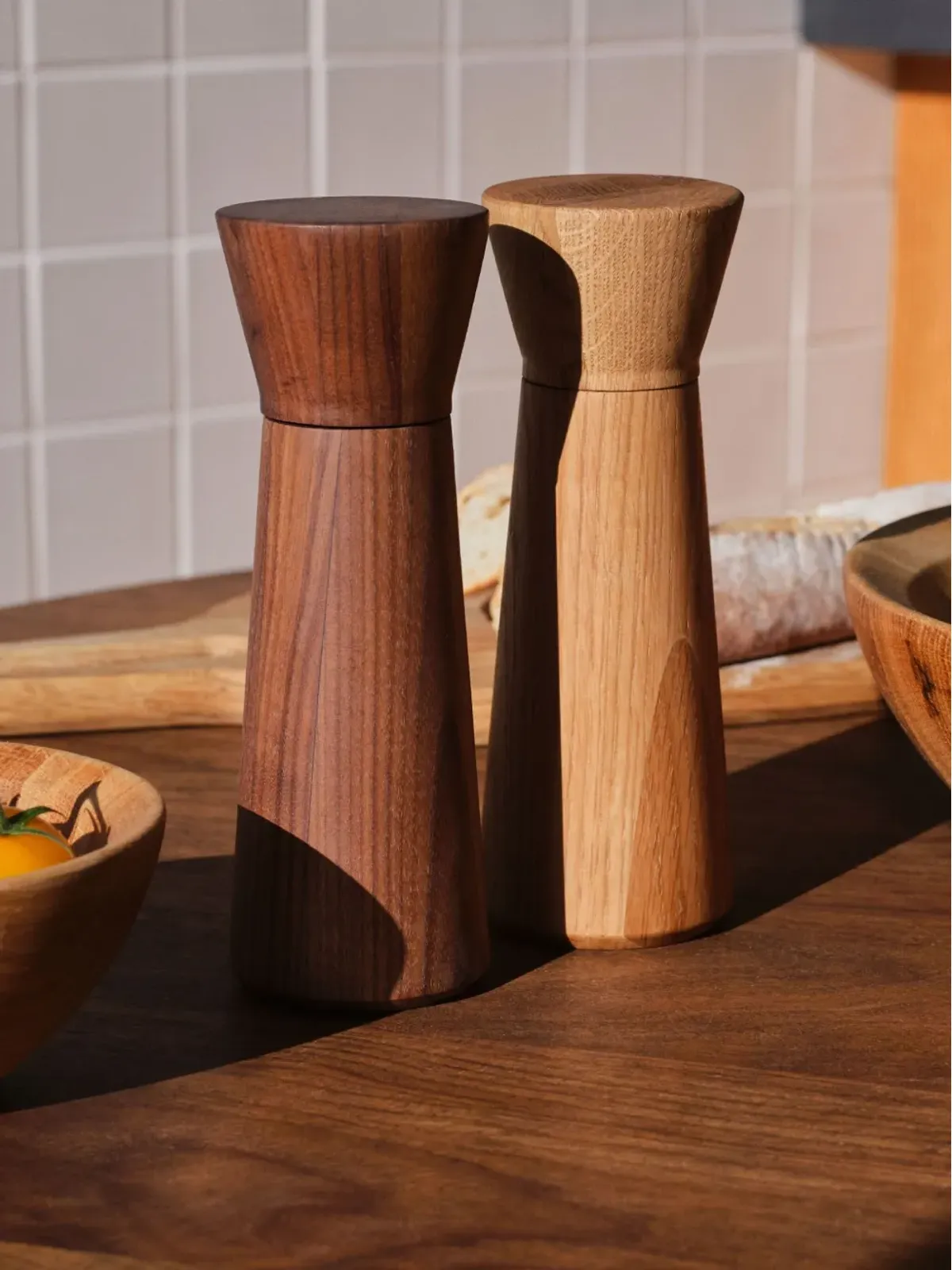 The Conran Shop イストリア オーク材 ソルト・ペッパー セット（2個組） - ブラウン - 画像4