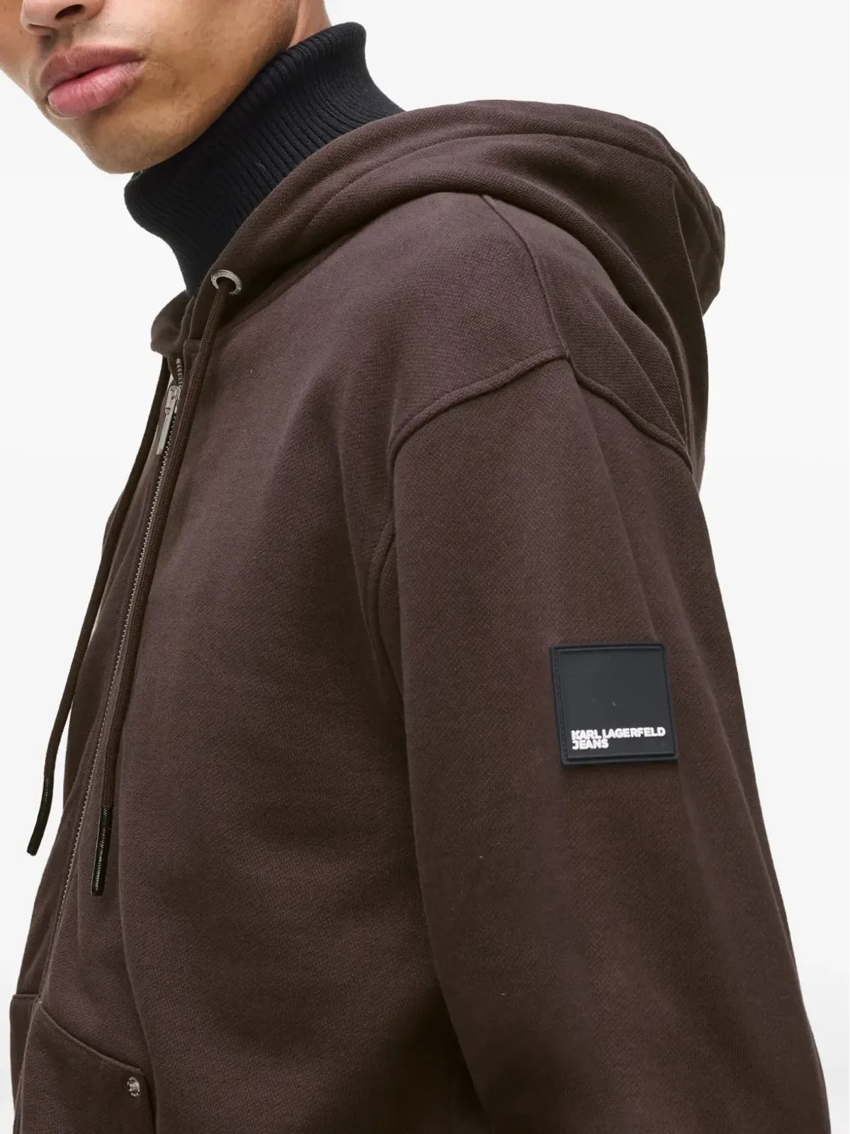 Karl Lagerfeld Jeans パッチ付きジップアップフードパーカー（ブラウン） - 画像5