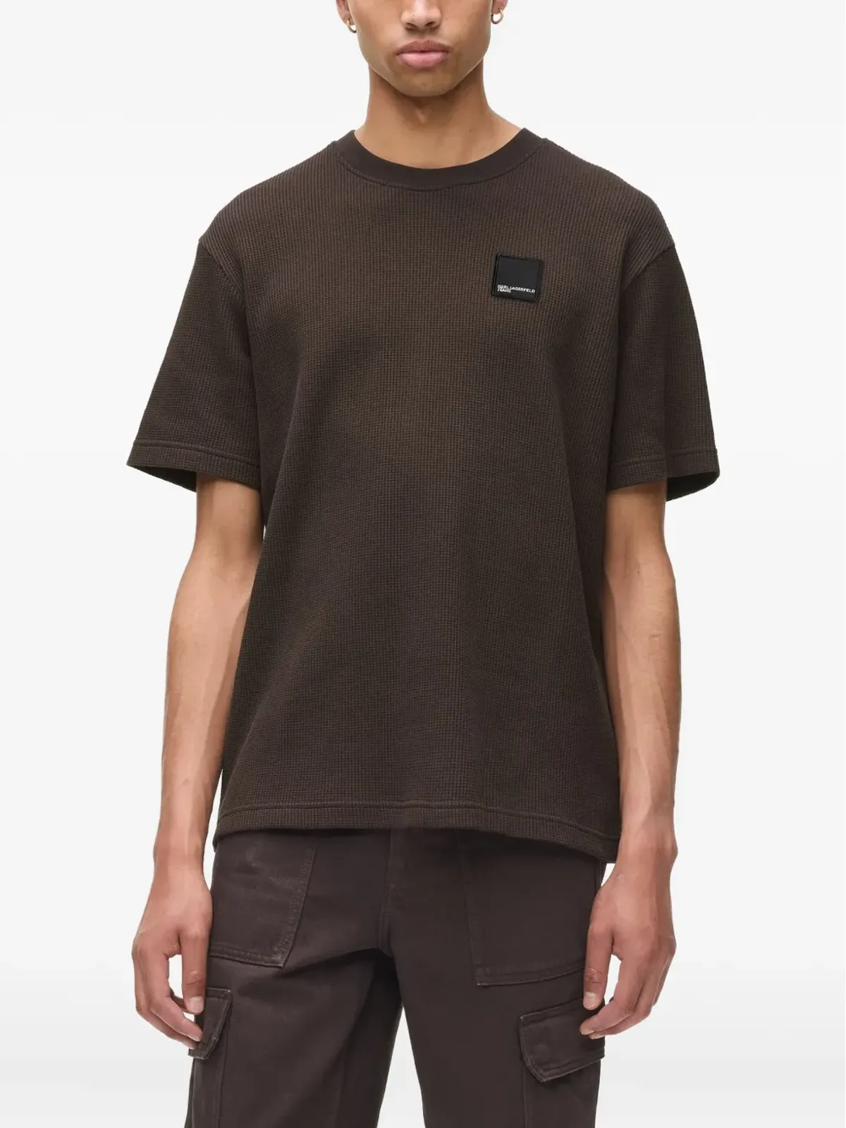 Karl Lagerfeld Jeans ワッフル編み ロゴパッチ Tシャツ ブラウン - 画像3
