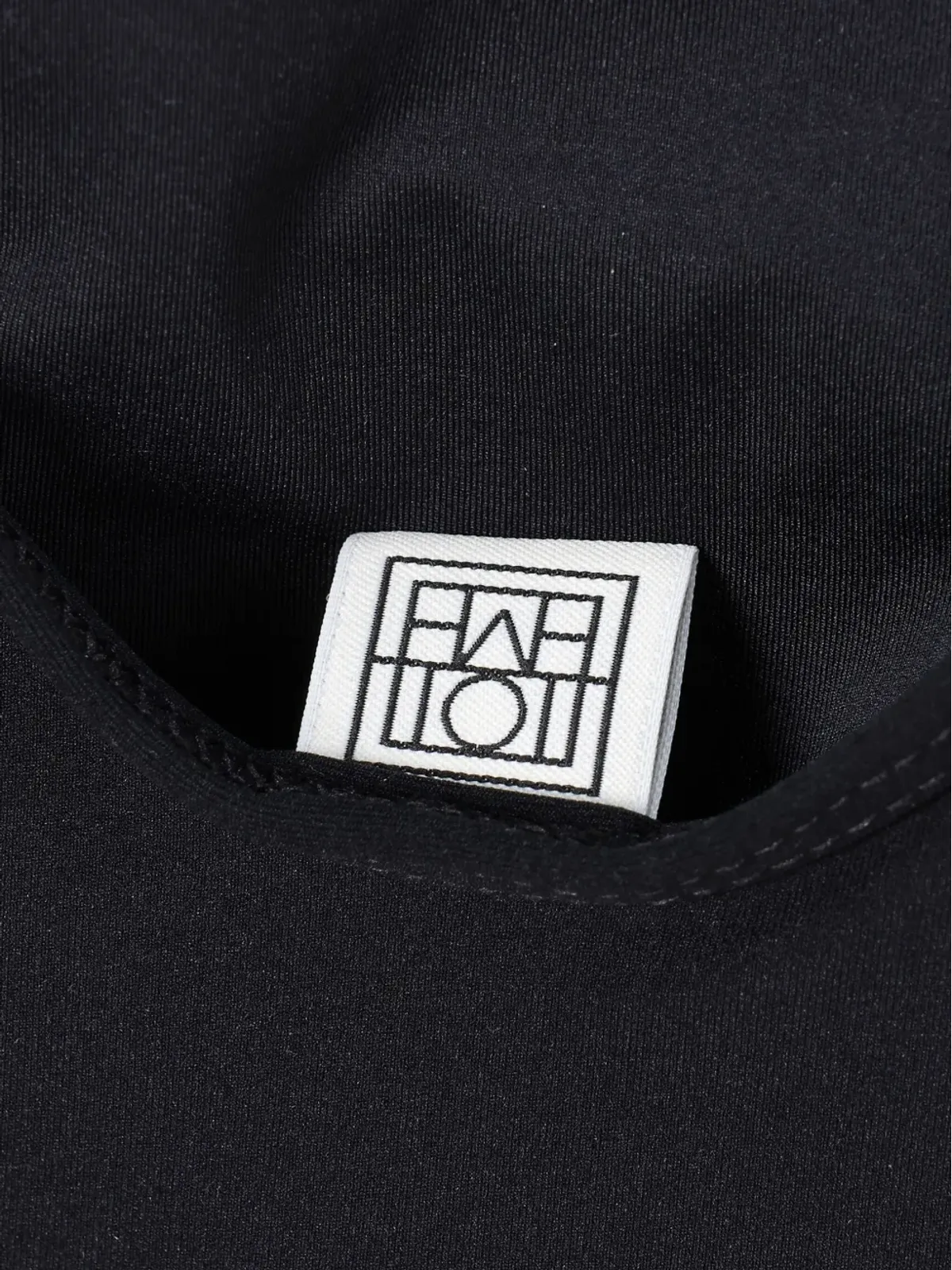 TOTEME ドローストリングネック水着 - 画像3