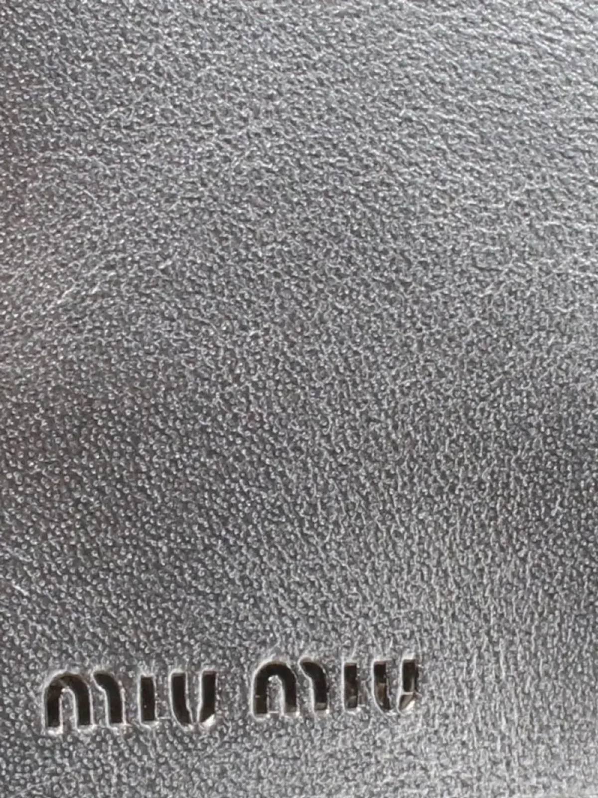 Miu Miu Pre-Owned マテラス加工の二つ折りウォレット - Silver - 画像5