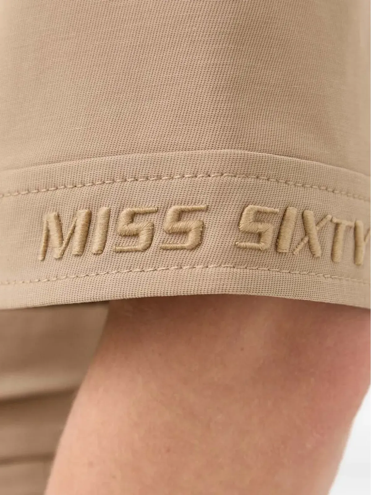 Miss Sixty ロゴ刺繍入り クロップドシャツ - 画像4
