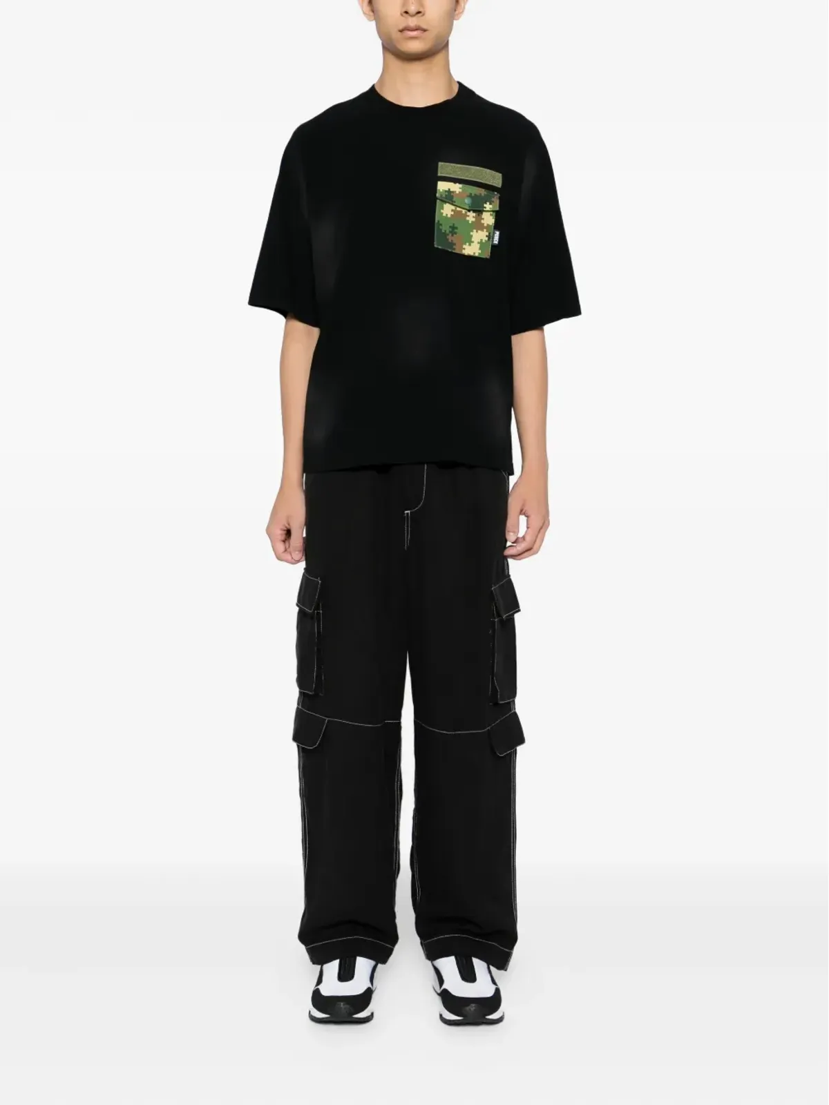 PEACE AND AFTER ロゴパッチTシャツ - ブラック - 画像2