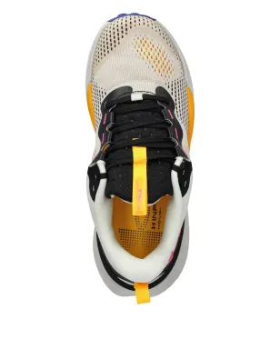 Under Armour UA Infinite Pro スニーカー - Neutrals - サムネイル4