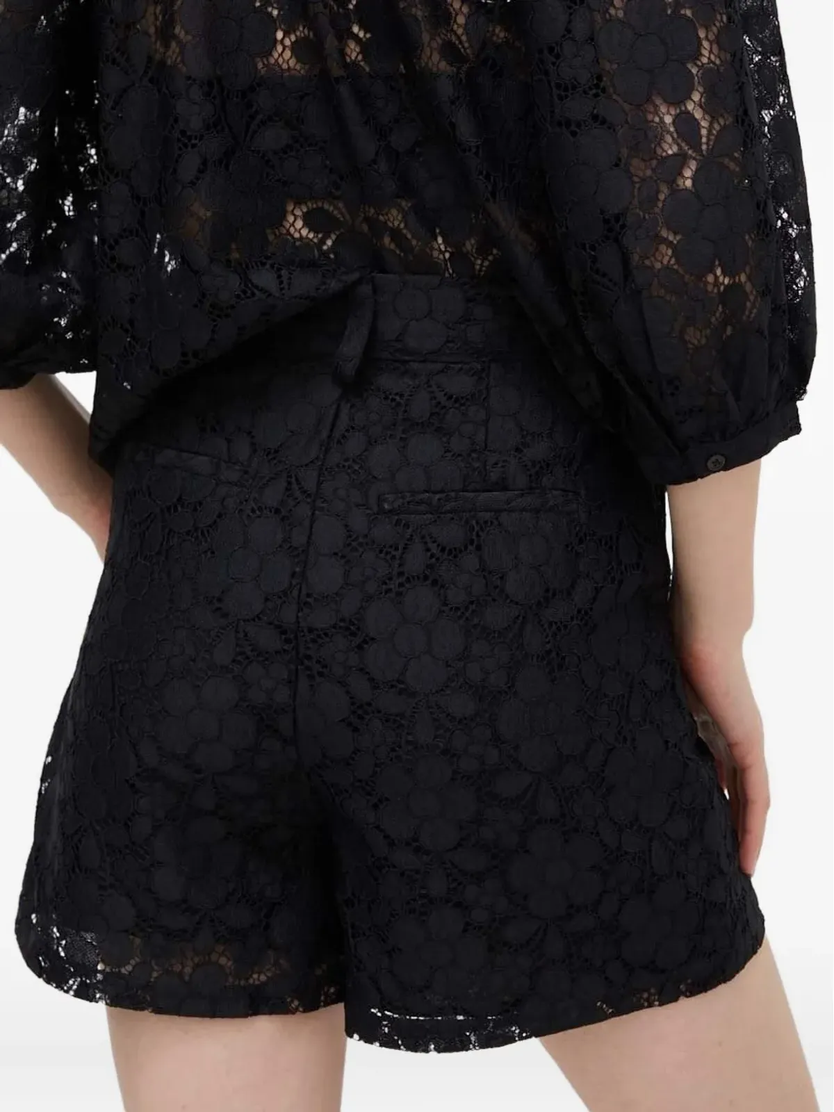 Desigual 花柄レースのショートパンツ - ブラック - 画像2