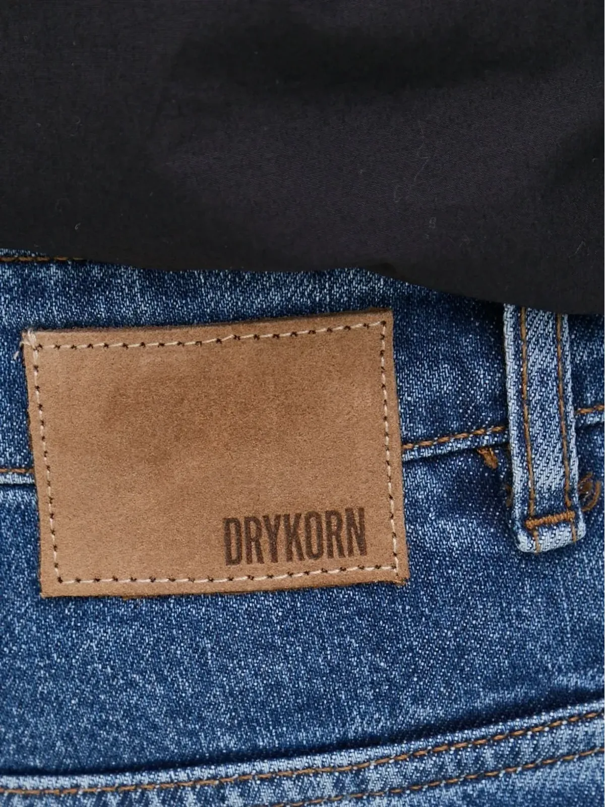 Drykorn レザーパッチジーンズ - 画像3