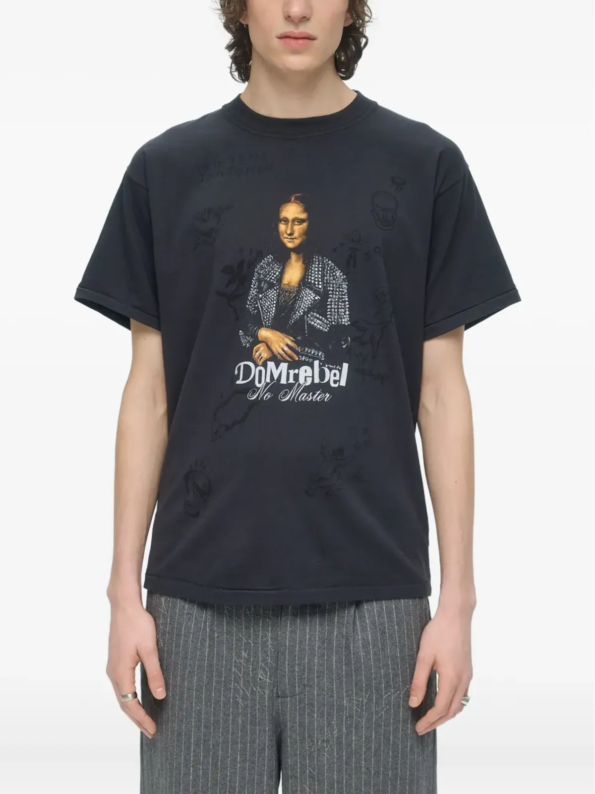 DOMREBEL She is Her グラフィックプリント Tシャツ - ブラック - 画像2