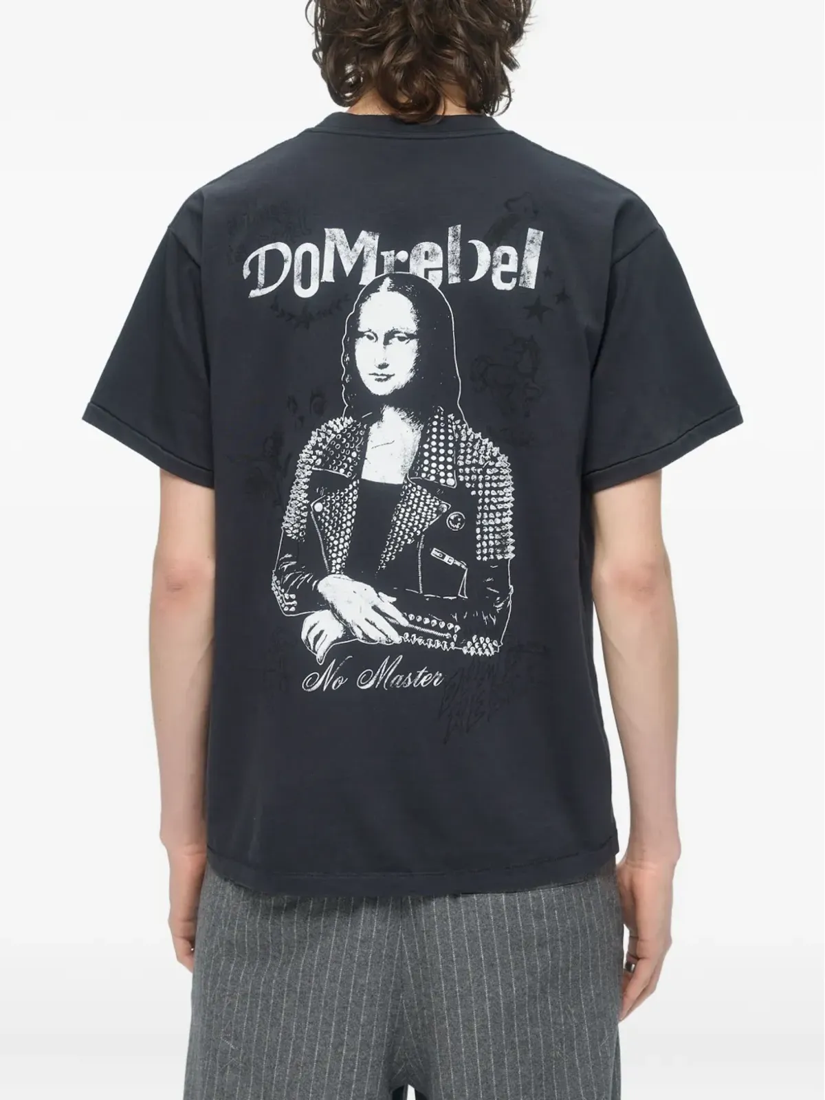 DOMREBEL She is Her グラフィックプリント Tシャツ - ブラック - 画像3