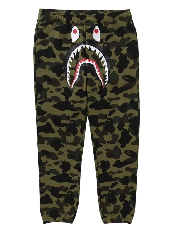 A BATHING APE® A BATHING APE® シャークフェイス カモフラージュ トラックパンツの商品画像
