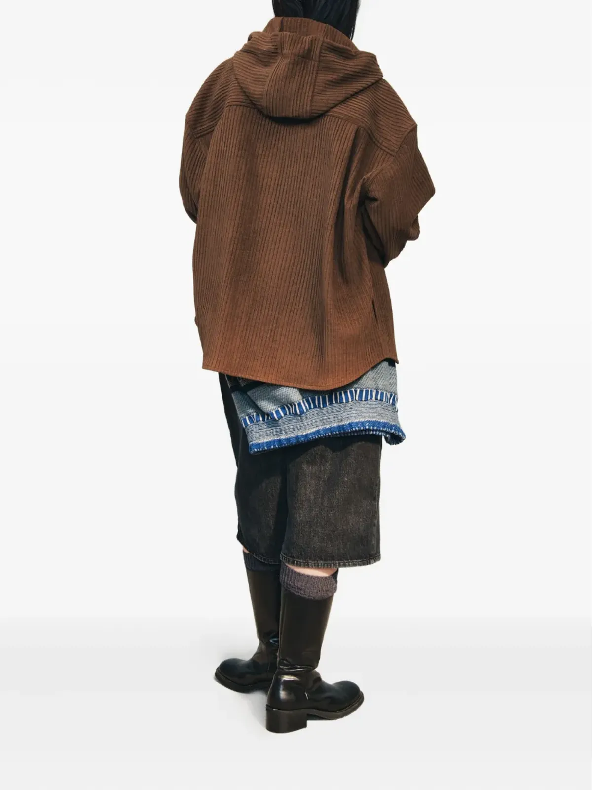 TOMBOY ボタン留め付きデニムショートパンツ - 画像3