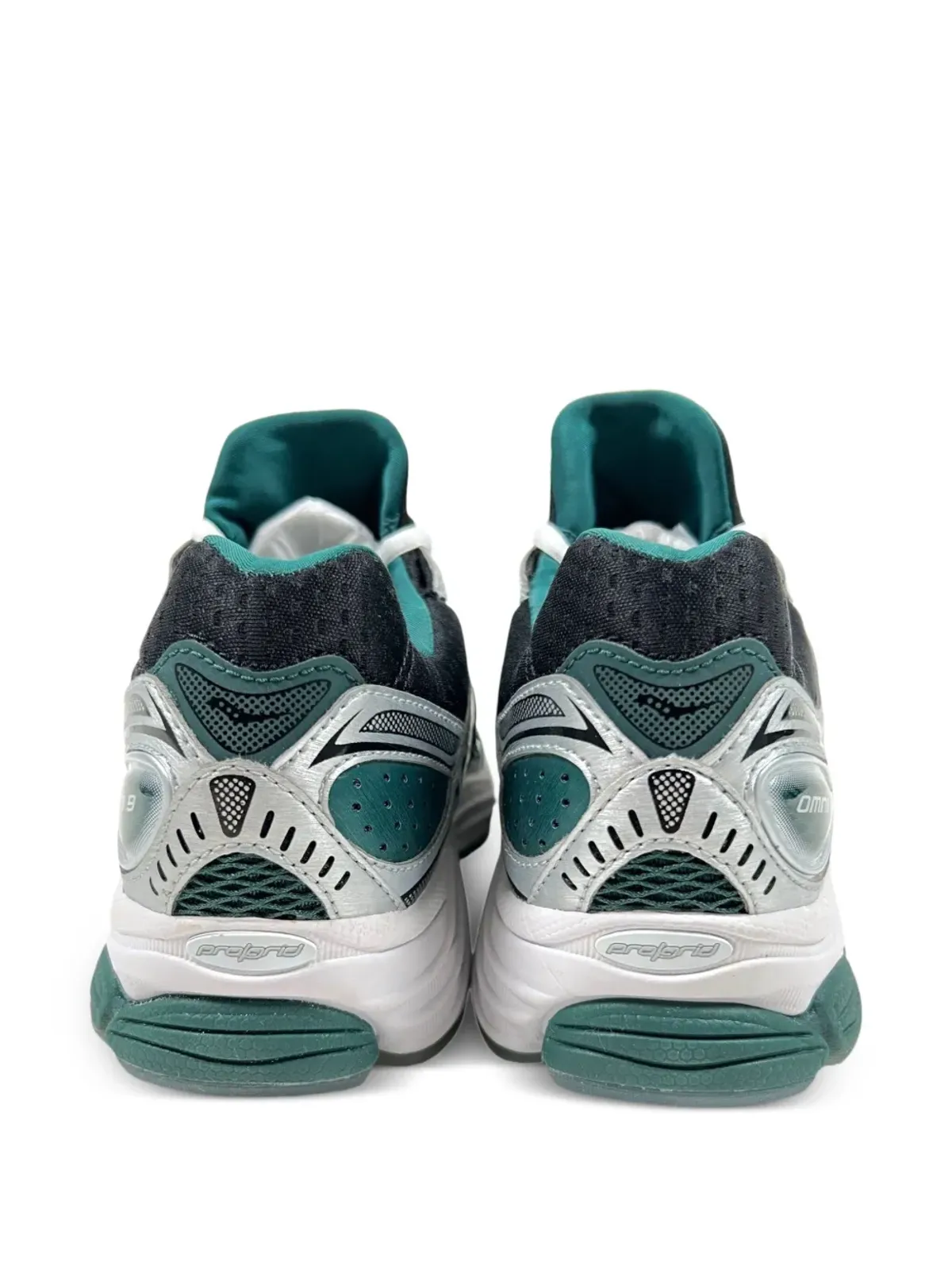 Saucony プログリッド オムニ 9 レースアップ スニーカー - 画像3