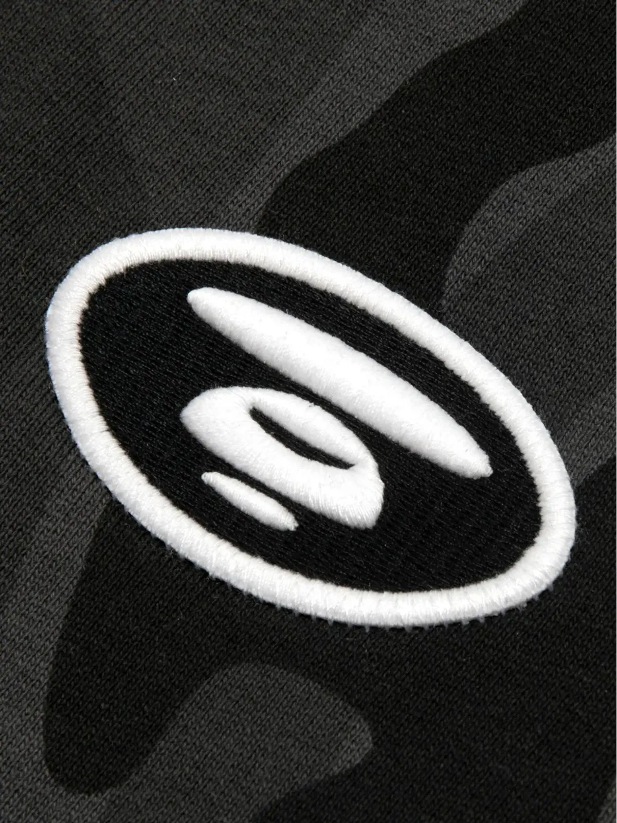 AAPE BY *A BATHING APE® カモ柄プリント ロゴ トラックパンツ - 画像2