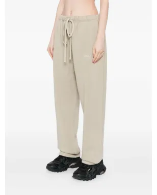 FEAR OF GOD ESSENTIALS ロゴエンボスパンツ - サムネイル3
