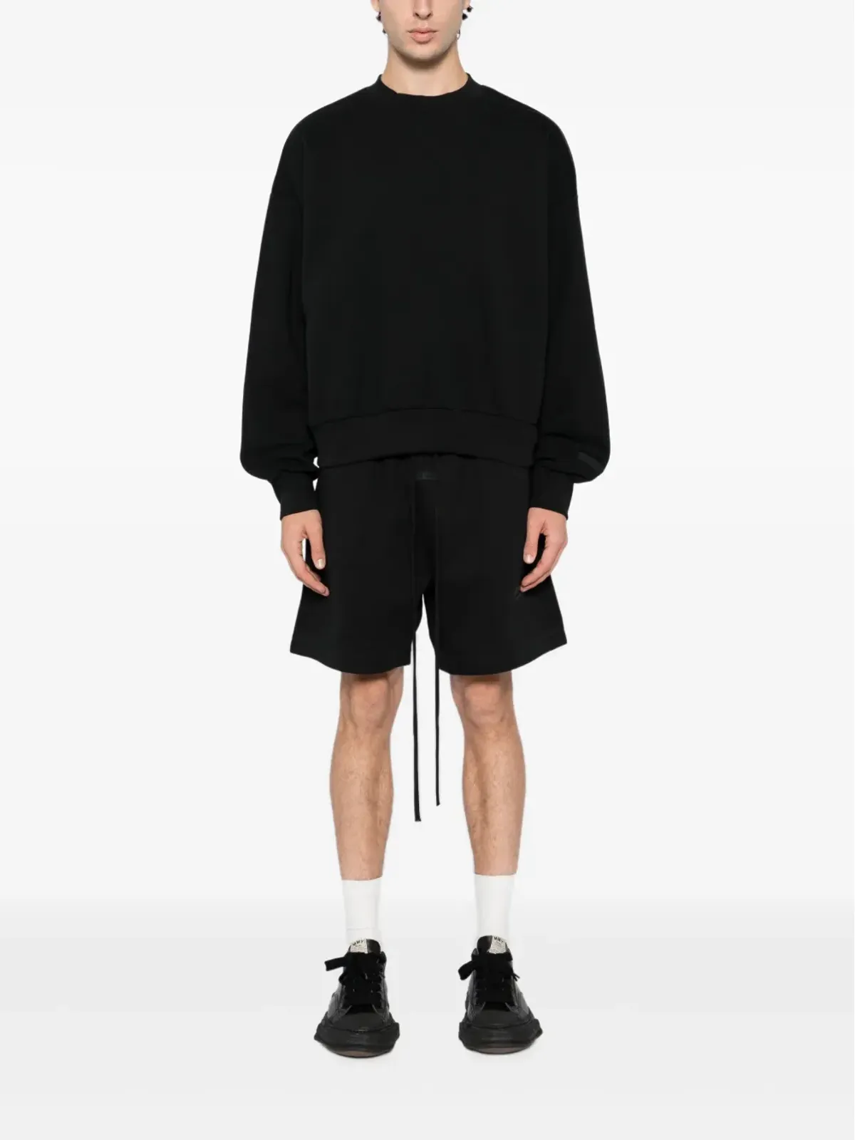 FEAR OF GOD ESSENTIALS ロゴエンボス スウェットシャツ - ブラック - 画像2