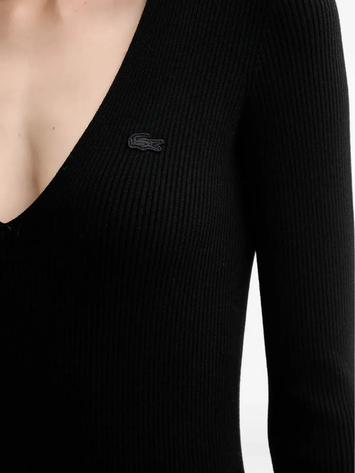 Lacoste ブラック Vネックのリブ編みミディドレス - 画像4