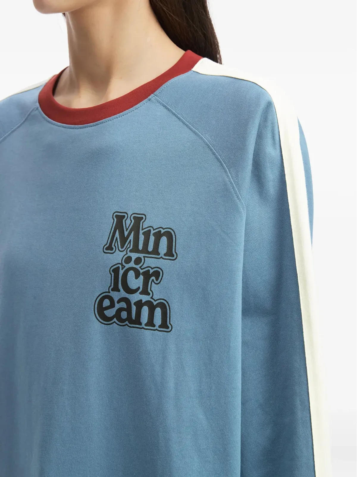 Mini Cream ラグランスリーブ ロゴ文字入りTシャツ - ブルー - 画像5