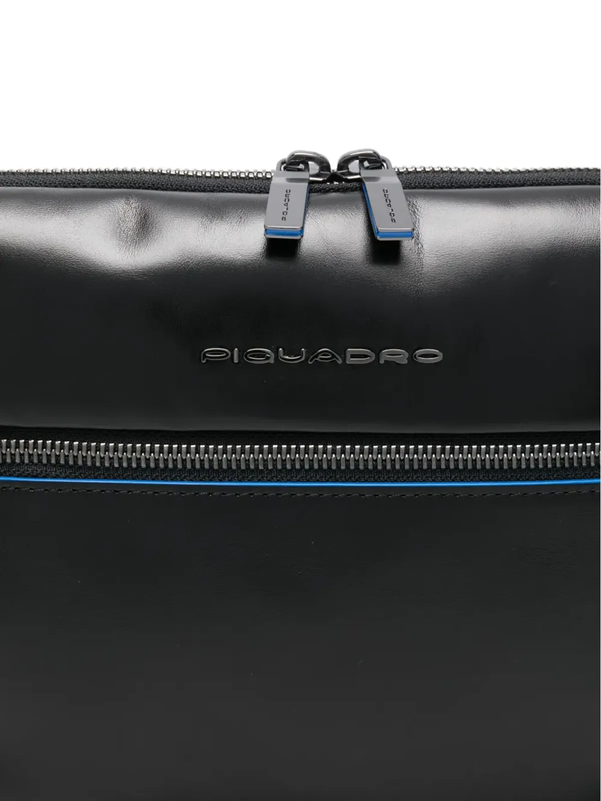 PIQUADRO ロゴプレート ジップファスナー付き ショルダーバッグ - 画像4
