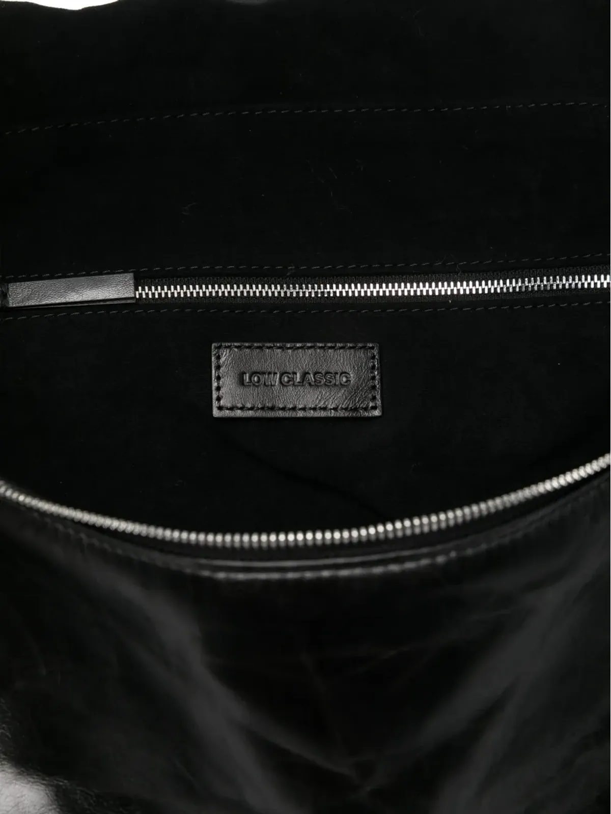 Low Classic Croissant shoulder bag - Black - 画像5