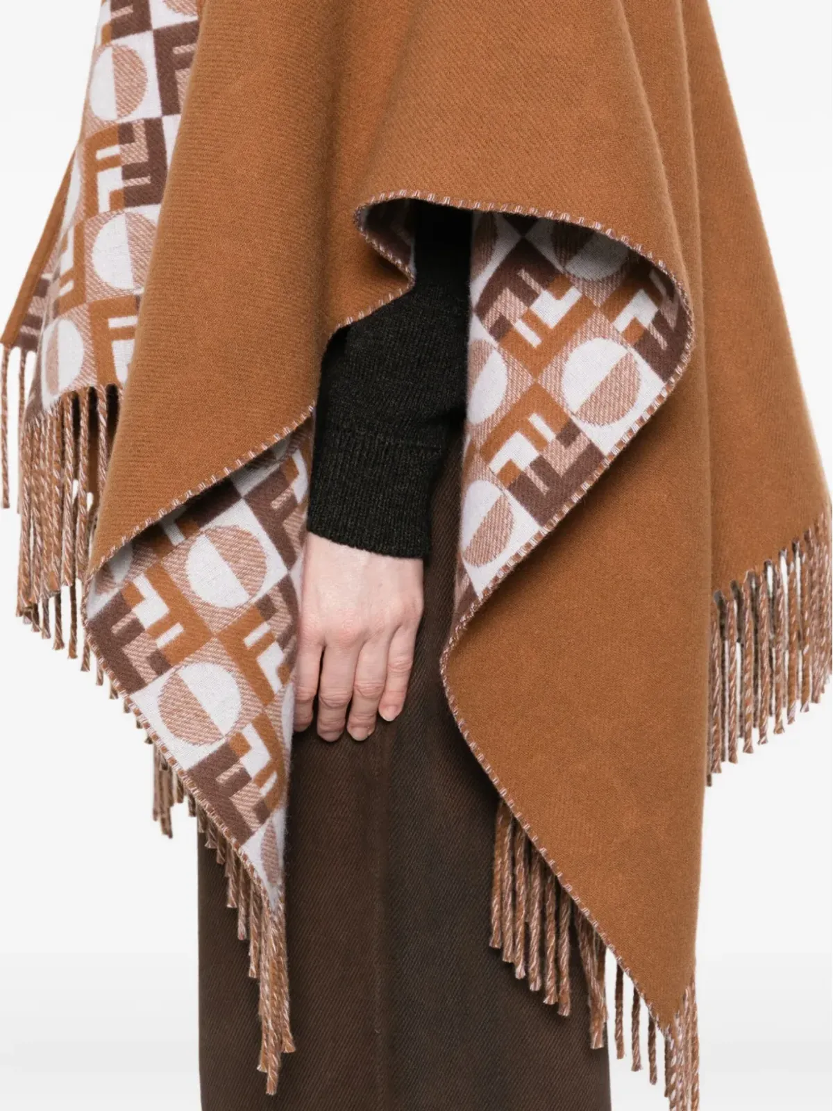 FENDI フリンジディテール ケープ - 画像5