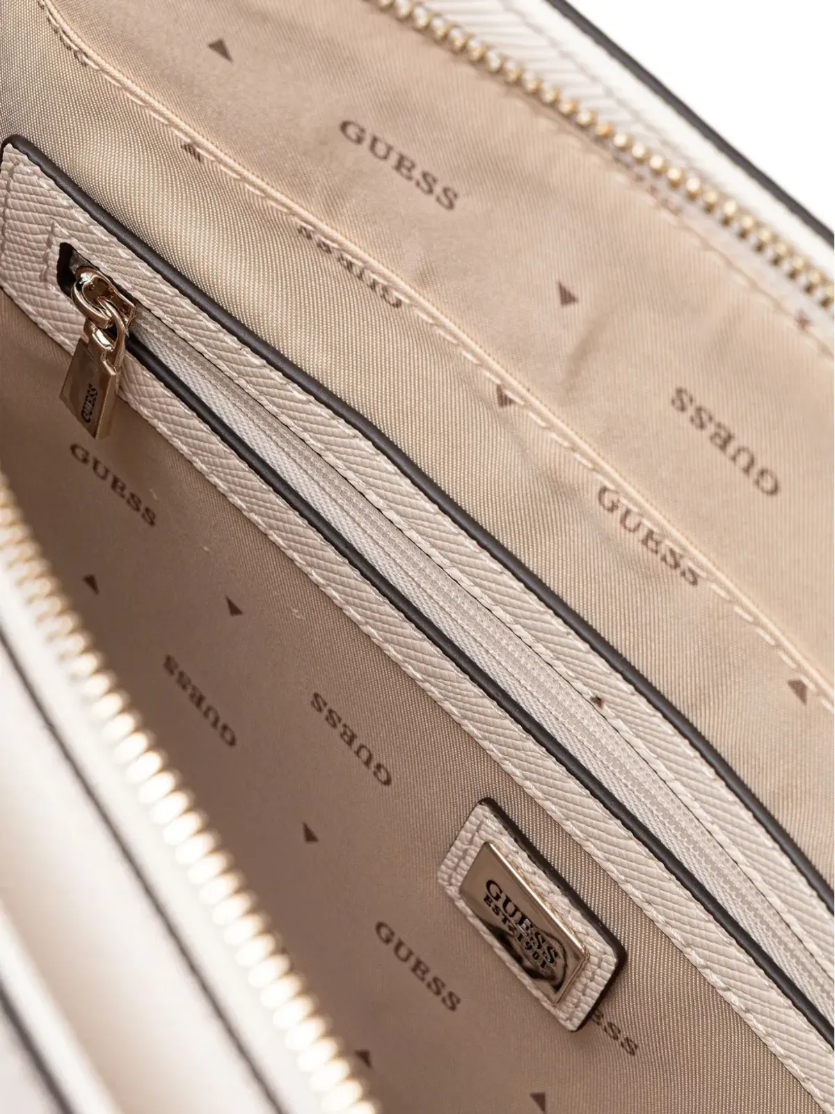 GUESS USA ノエル 三角ロゴ トートバッグ - 画像5