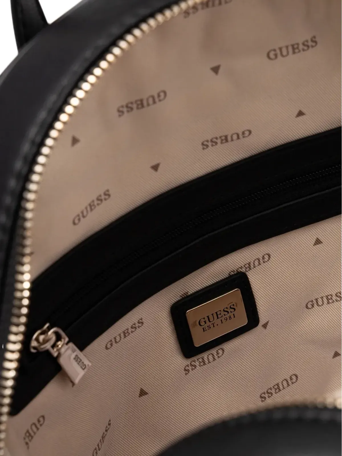 GUESS USA キルテッドエフェクトバックパック - 画像5