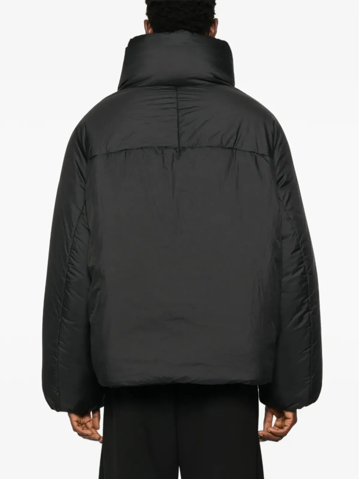 Jacquemus ロゴディテール パディッドジャケット ブラック - 画像4
