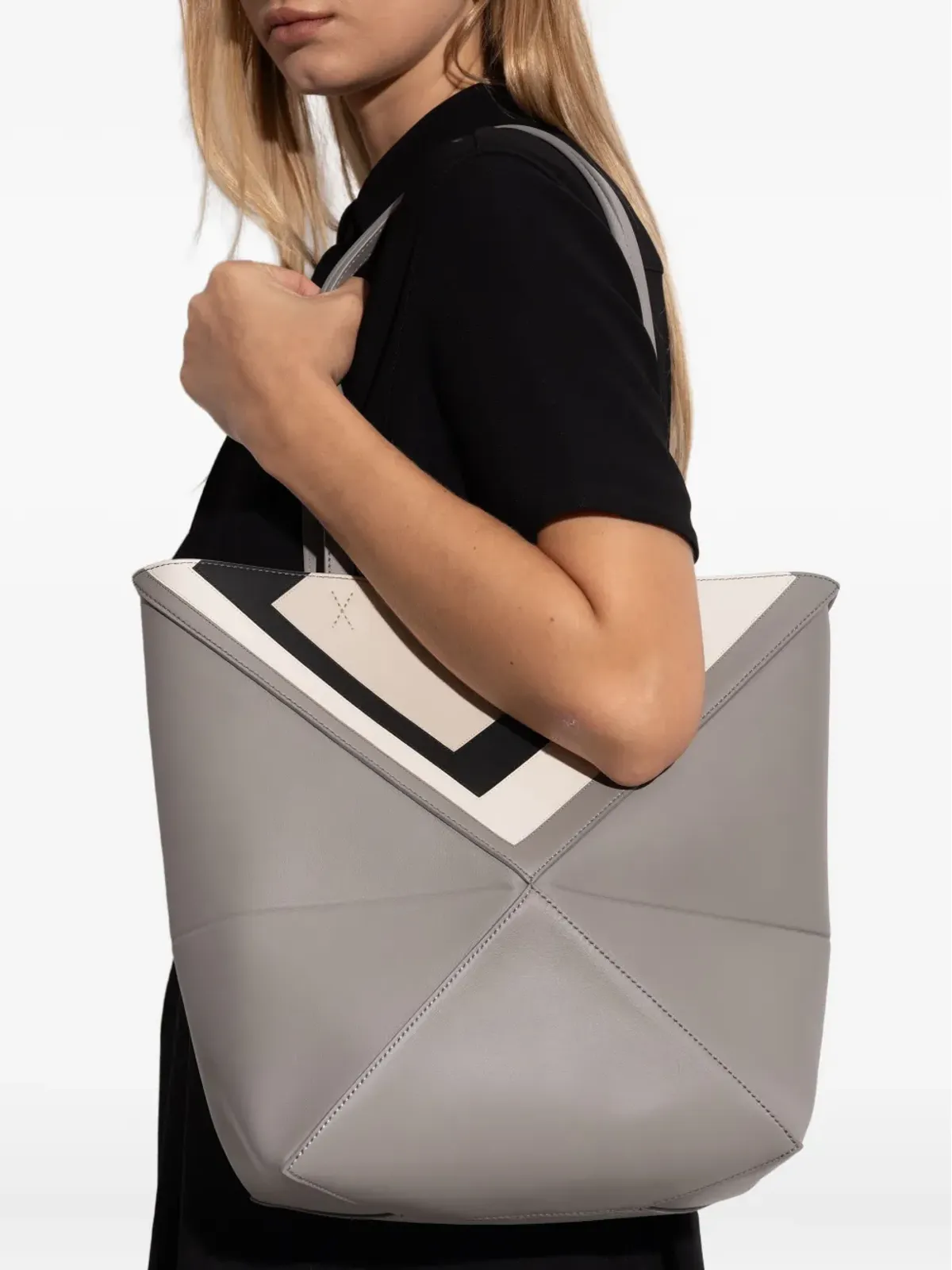 LOEWE x ALBERS パズル フォールド チェブロン パネル トートバッグ - 画像2