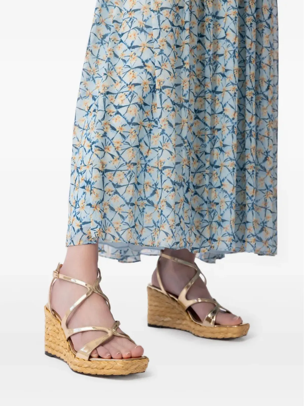 Jimmy Choo Ayla メタリック クロスストラップ ウェッジサンダル ゴールド - 画像2