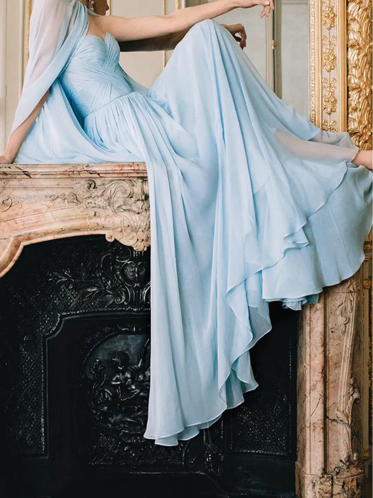 Monique Lhuillier ドレープストラップレスガウン - 画像3