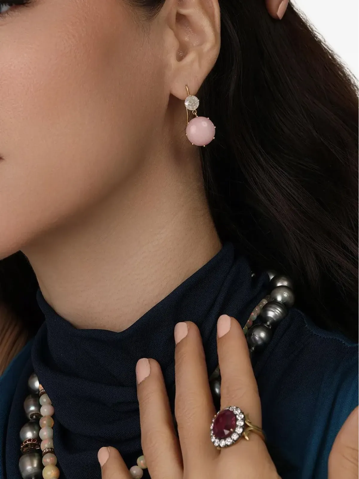 Sylva & Cie 18Kイエローゴールド アイシー ダイヤモンドとピンクオパールのイヤリング - 画像2