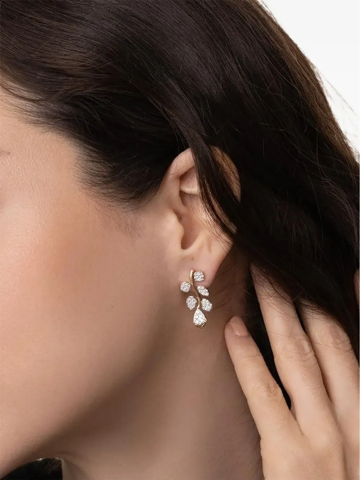 Sara Weinstock 18K Yellow Gold Diamond Cluster Earrings - 画像4