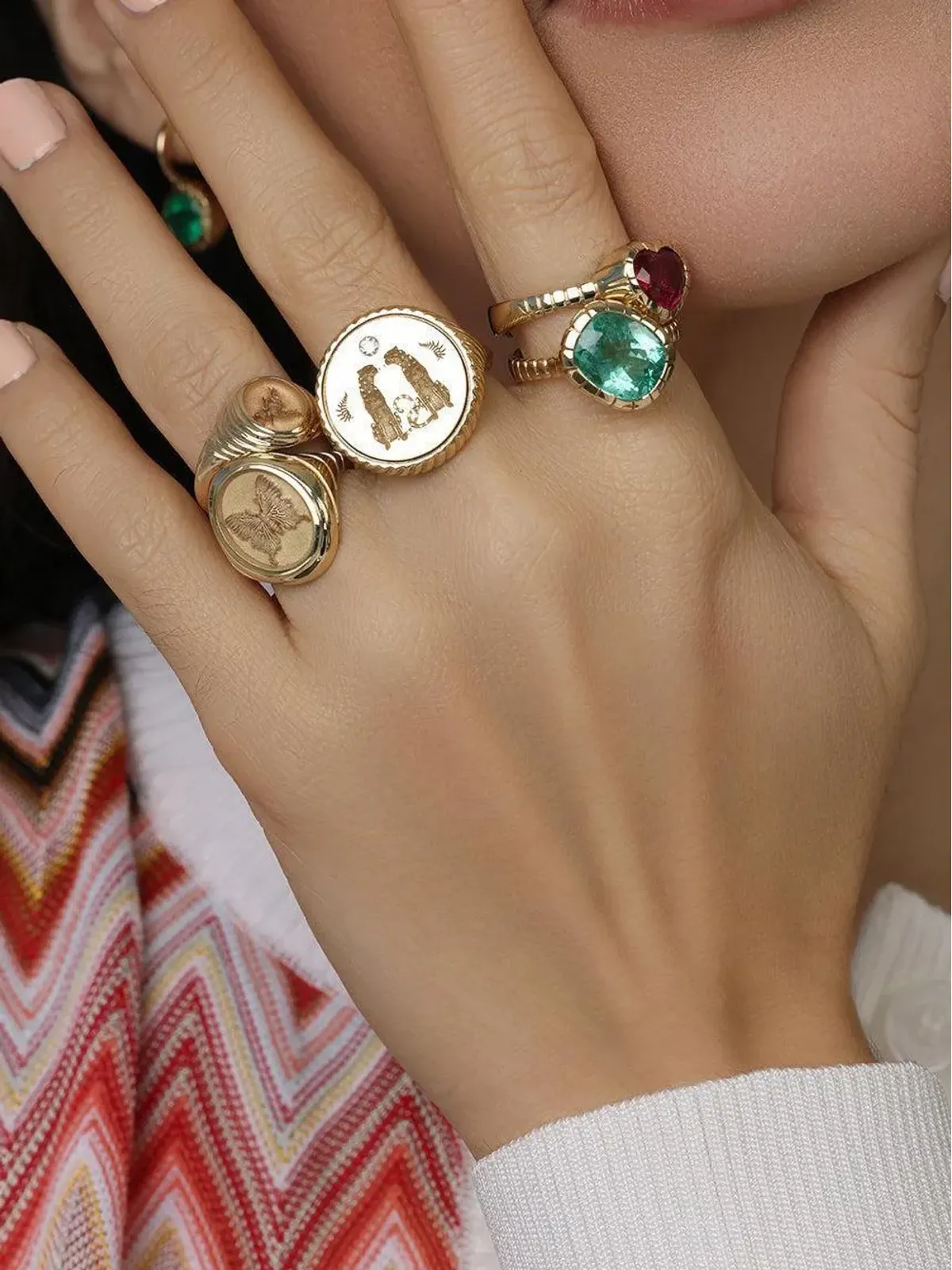 Retrouvaí 14K Yellow Gold Alchemy Love Signet Ring - 画像2