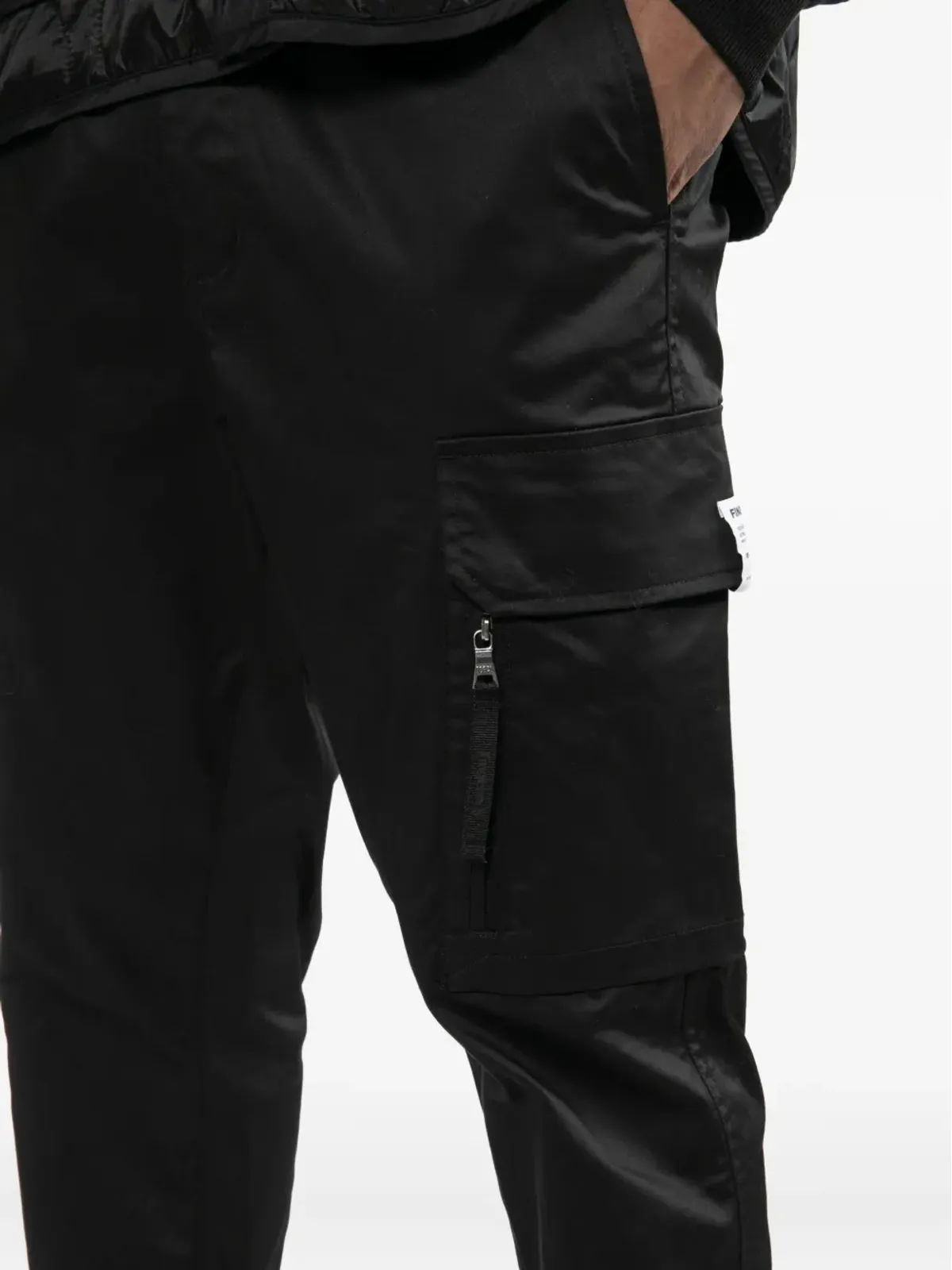 FINGERCROXX ロゴパッチ付きカーゴパンツ - 画像5