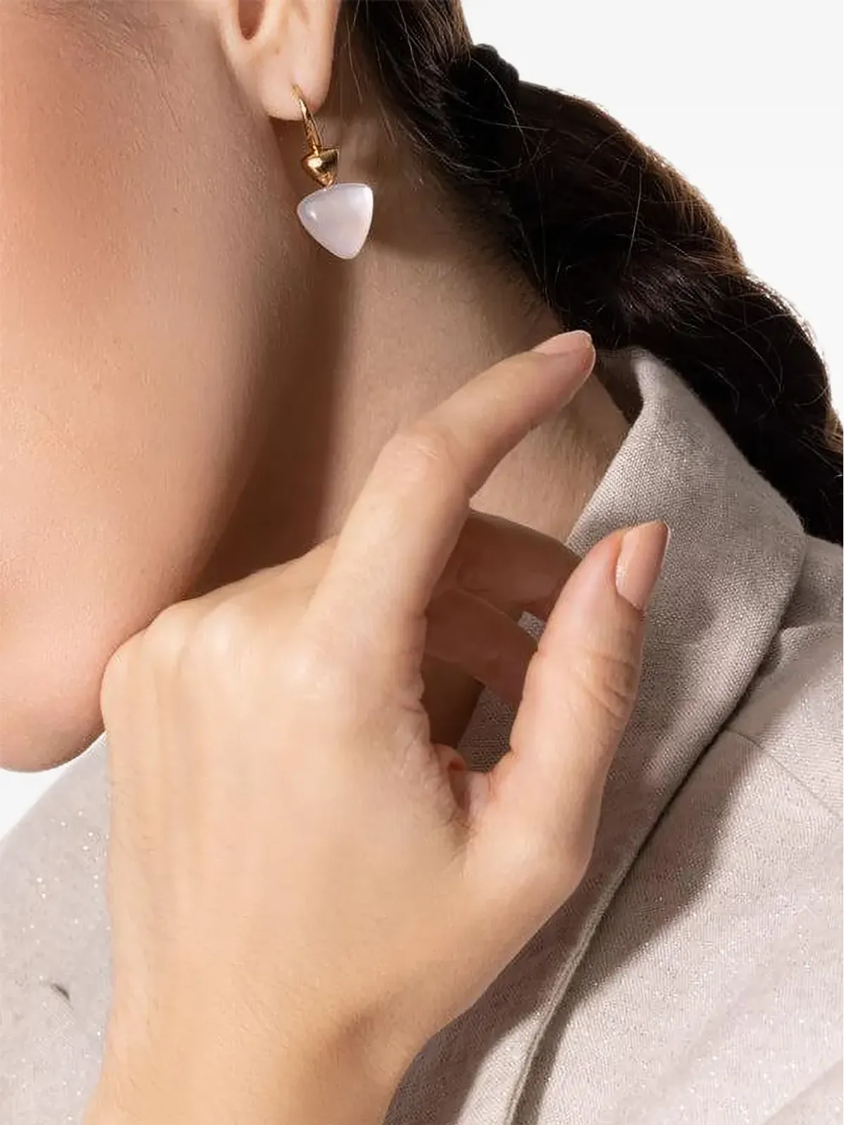 VHERNIER 18Kローズゴールド ロッククリスタルとマザーオブパール イヤリング - 画像2