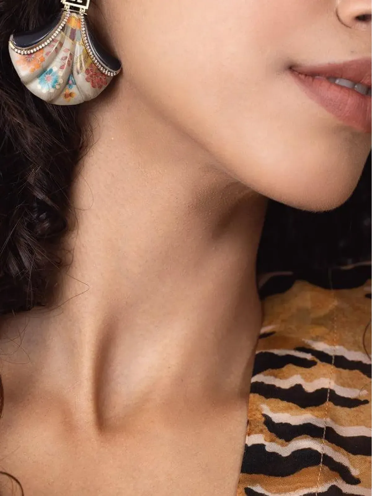 SILVIA FURMANOVICH 18Kイエローゴールド フラワー モチーフ マルチストーン イヤリング - 画像3