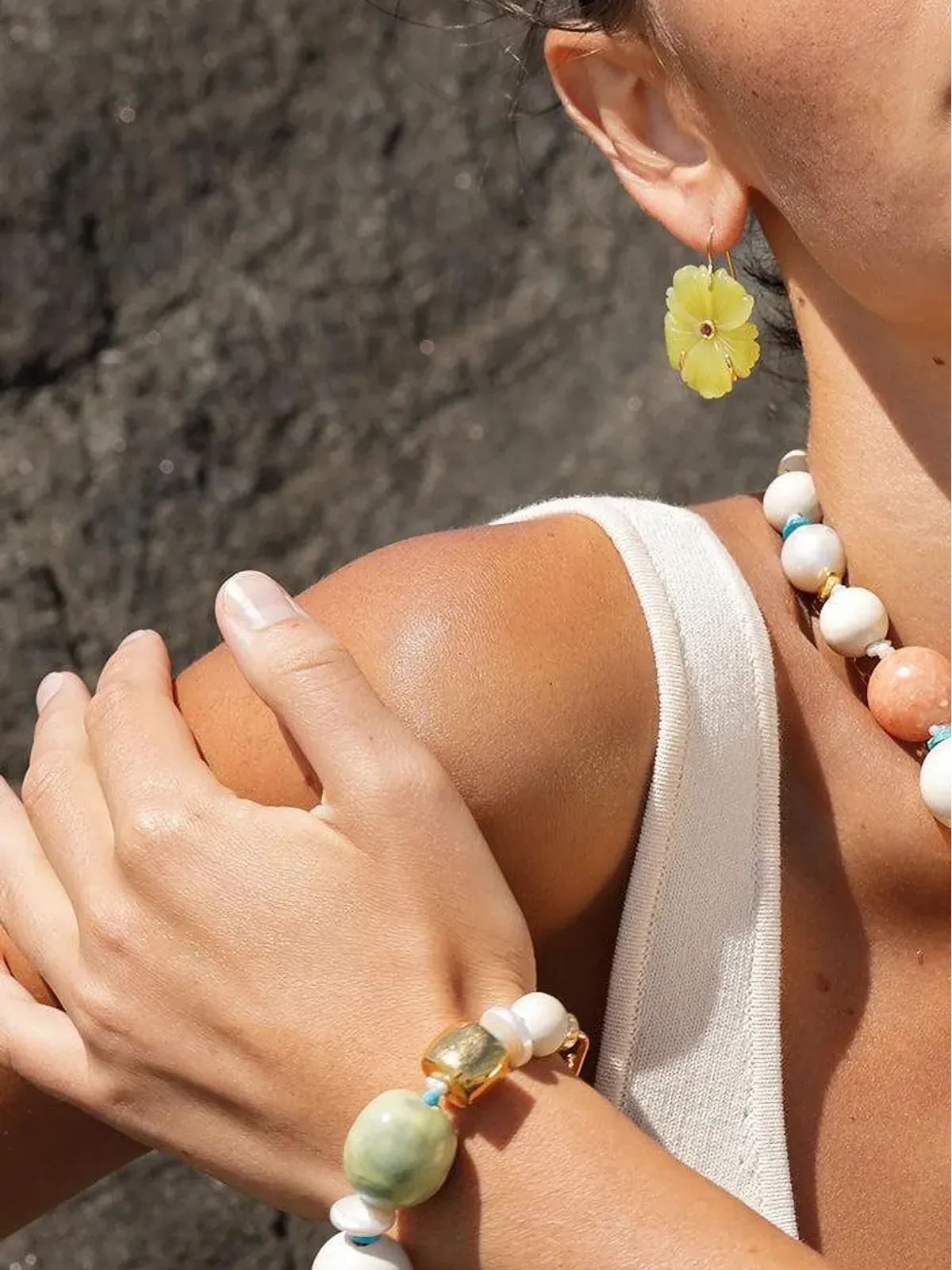 Lizzie Fortunato New Bloom flower-carved earrings - Yellow - 画像3