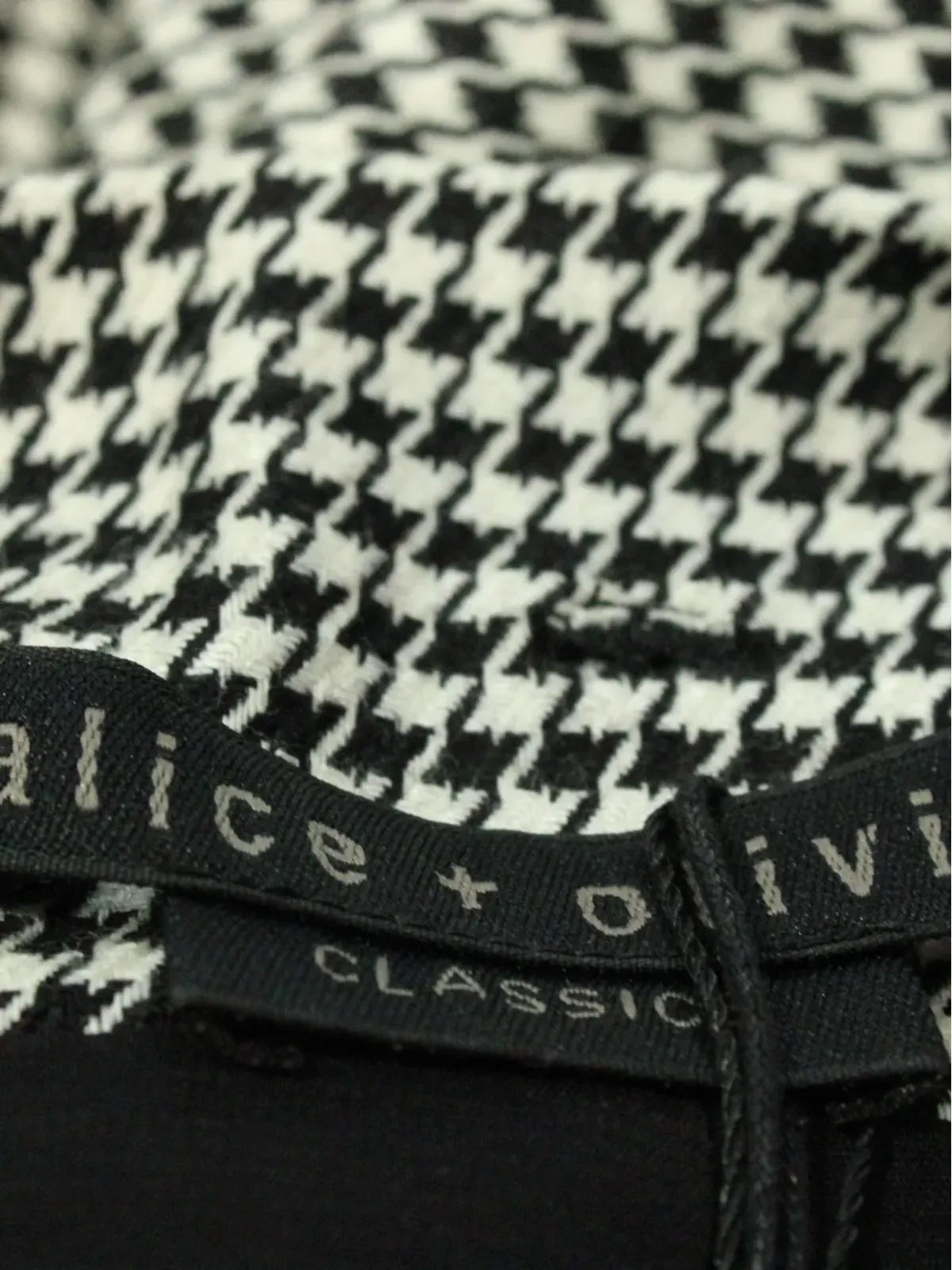 alice + olivia ハウンドトゥース柄 ベルト付きミニスカート - 画像4